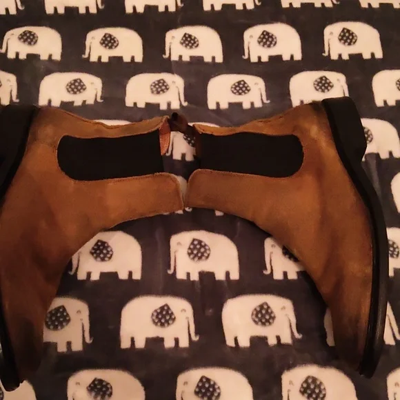 FRYE Boots - Picture 11 of 11